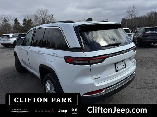 2023 Jeep Grand Cherokee Laredo