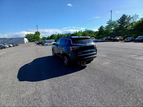 Fathom Blue Pearl-Coat Exterior Paint 2026 Jeep Compass Limited