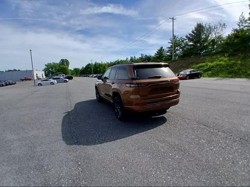 Copper Shino Metallic Clear-Coat Exterior Paint 2026 Jeep Grand Cherokee Limited