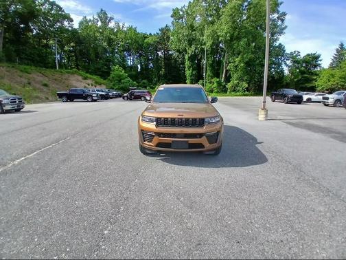 Copper Shino Metallic Clear-Coat Exterior Paint 2026 Jeep Grand Cherokee Limited
