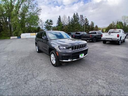 Baltic Gray Metallic Clear-Coat Exterior Paint 2025 Jeep Grand Cherokee Laredo