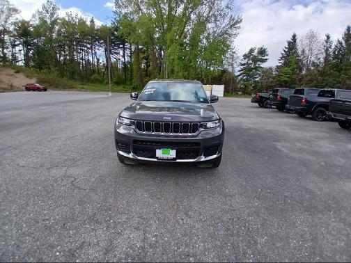 Baltic Gray Metallic Clear-Coat Exterior Paint 2025 Jeep Grand Cherokee Laredo