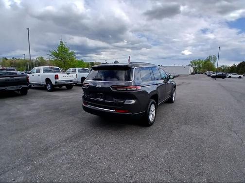 Baltic Gray Metallic Clear-Coat Exterior Paint 2025 Jeep Grand Cherokee Laredo