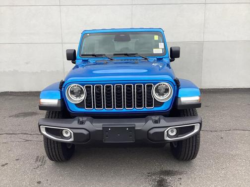 2026 Jeep Wrangler 4-Door Sahara 4x4