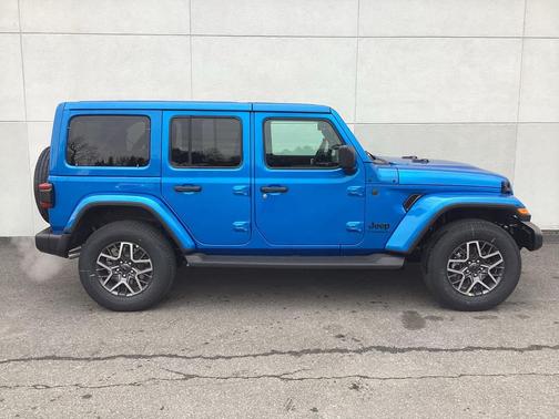 2026 Jeep Wrangler 4-Door Sahara 4x4