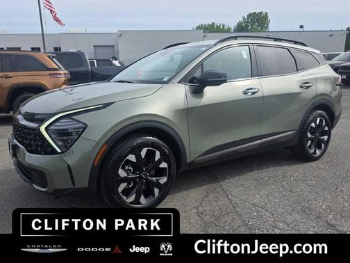 Jungle Green 2024 Kia Sportage X-Line