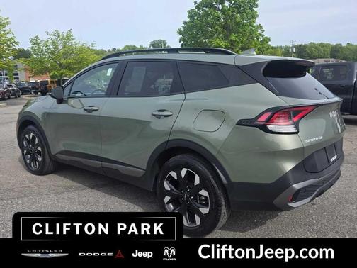 Jungle Green 2024 Kia Sportage X-Line