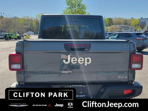 Sting-Gray Clearcoat 2023 Jeep Gladiator Overland