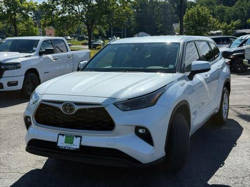 2022 Toyota Highlander LE