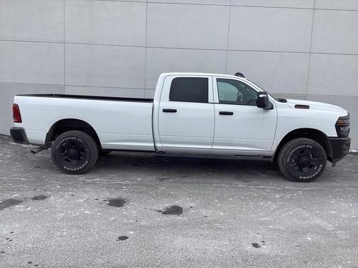 2026 RAM 3500 Tradesman Crew Cab 4x4 8' Box