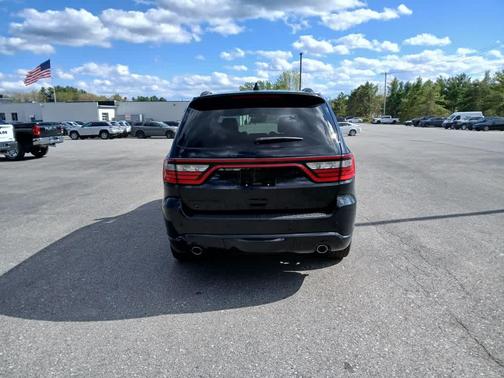 Diamond Black Clear-Coat Exterior Paint 2026 Dodge Durango GT Plus