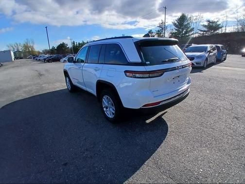 Bright White Clear-Coat Exterior Paint 2025 Jeep Grand Cherokee Laredo