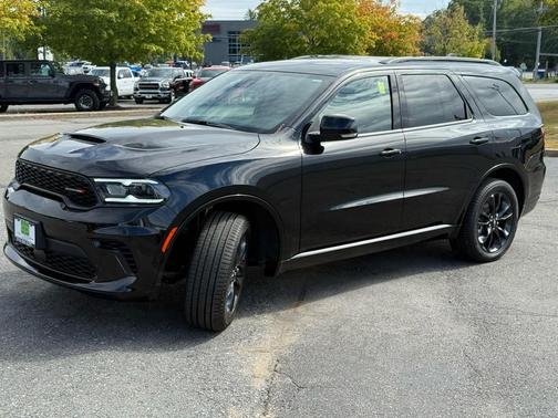 Diamond Black Clear-Coat Exterior Paint 2026 Dodge Durango GT Plus