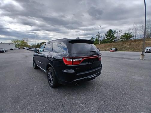 Diamond Black Clear-Coat Exterior Paint 2026 Dodge Durango GT Plus