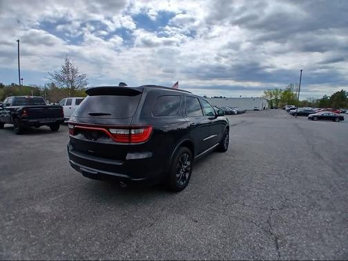 Diamond Black Clear-Coat Exterior Paint 2026 Dodge Durango GT Plus