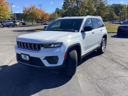 2025 Jeep Grand Cherokee Laredo