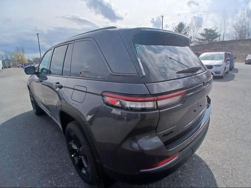 Baltic Gray Metallic Clear-Coat Exterior Paint 2026 Jeep Grand Cherokee Limited