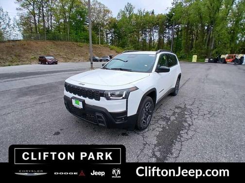 Bright White Clear-Coat Exterior Paint 2026 Jeep Cherokee Laredo 4x4
