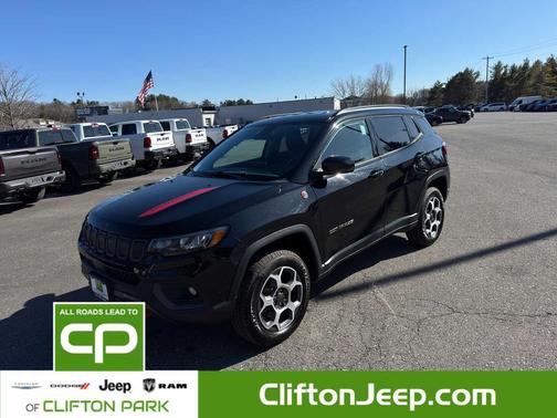 Diamond Black Crystal Pearlcoat 2022 Jeep Compass Trailhawk