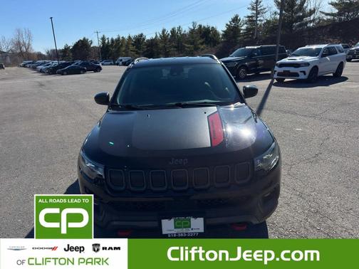 Diamond Black Crystal Pearlcoat 2022 Jeep Compass Trailhawk