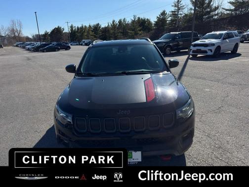 Diamond Black Crystal Pearlcoat 2022 Jeep Compass Trailhawk