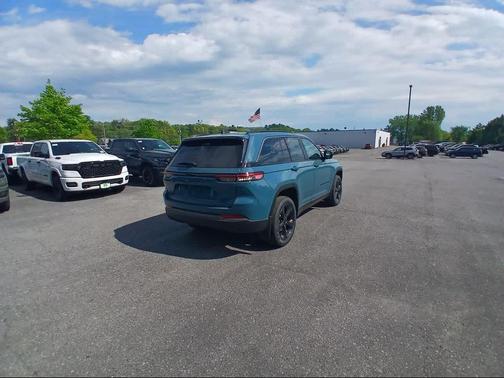 Steel Blue Exterior Paint 2026 Jeep Grand Cherokee Limited