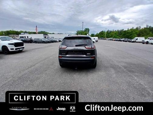 Granite Crystal Metallic Clearcoat 2019 Jeep Cherokee Latitude Plus