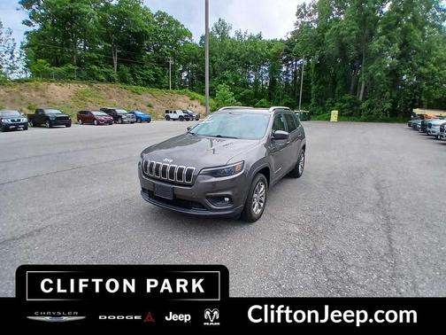 Granite Crystal Metallic Clearcoat 2019 Jeep Cherokee Latitude Plus