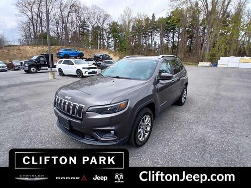 Granite Crystal Metallic Clearcoat 2019 Jeep Cherokee Latitude Plus