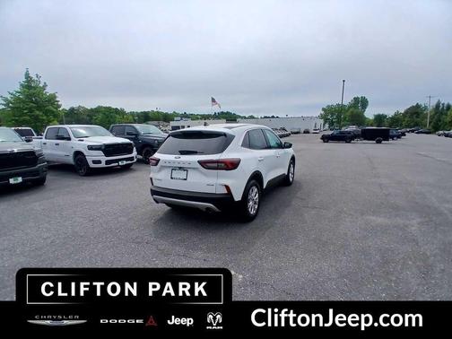 OXFORD WHITE 2024 Ford Escape Active