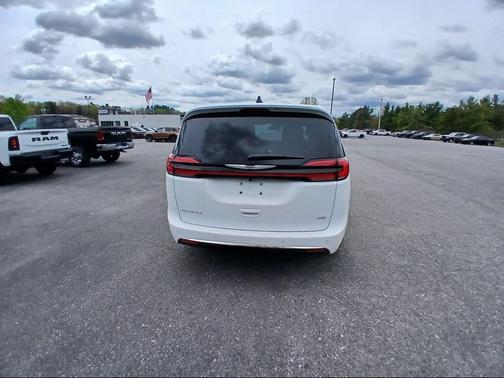 Bright White Clear-Coat Exterior Paint 2026 Chrysler Pacifica L