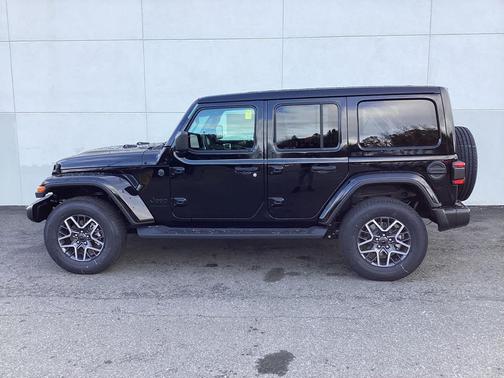 2026 Jeep Wrangler 4-Door Sahara 4x4