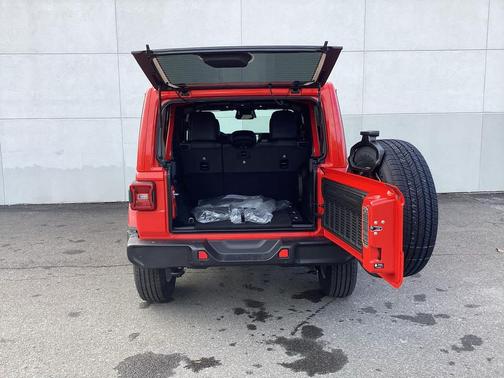 2026 Jeep Wrangler 4-Door Sahara 4x4