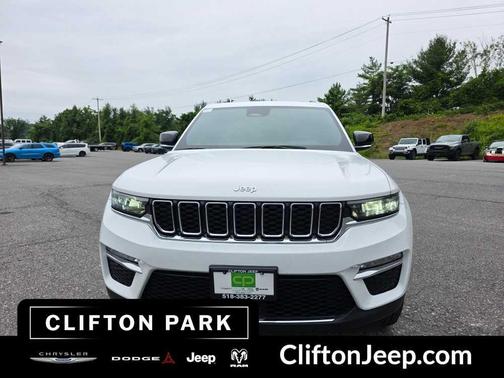 Bright White Clearcoat 2025 Jeep Grand Cherokee Limited