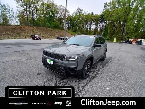 Sting-Gray Clear-Coat Exterior Paint 2026 Jeep Cherokee Laredo 4x4