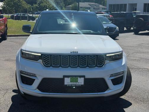 2022 Jeep Grand Cherokee Summit
