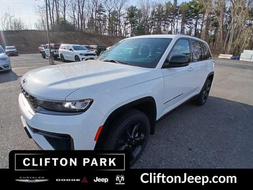 Bright White Clear-Coat Exterior Paint 2026 Jeep Grand Cherokee Limited