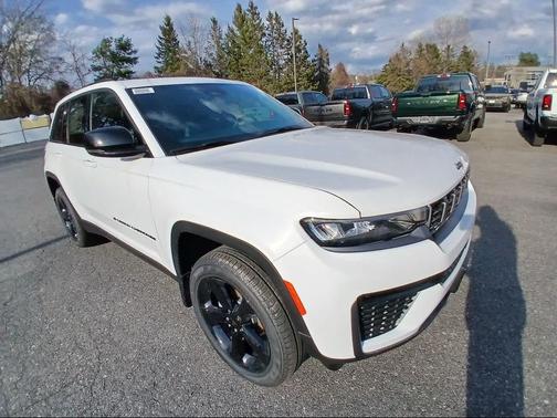 Bright White Clear-Coat Exterior Paint 2026 Jeep Grand Cherokee Limited