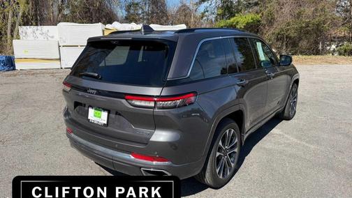 Baltic Gray Metallic Clearcoat 2022 Jeep Grand Cherokee Overland