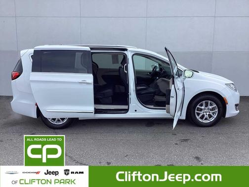 2020 Chrysler Pacifica Touring L