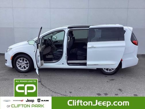 2020 Chrysler Pacifica Touring L