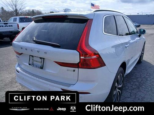 Crystal White Metallic 2023 Volvo XC60 B5 Core