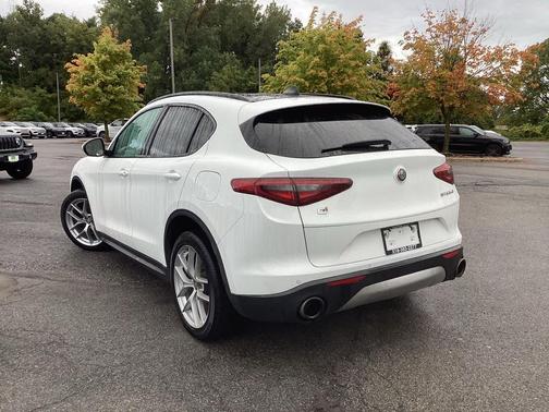 2019 Alfa Romeo Stelvio Ti Sport