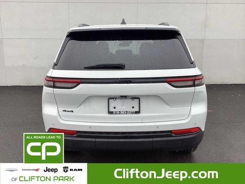 2022 Jeep Grand Cherokee Altitude