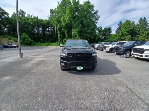 Diamond Black Crystal Pearl-Coat Exterior Paint 2026 RAM 1500 Big Horn/Lone Star