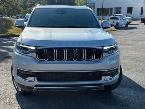 2022 Jeep Wagoneer Series III 4x4