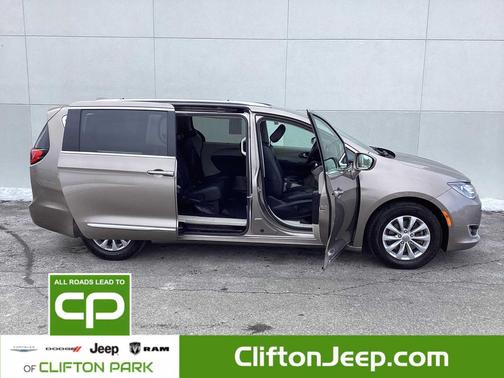 2018 Chrysler Pacifica Touring-L Plus