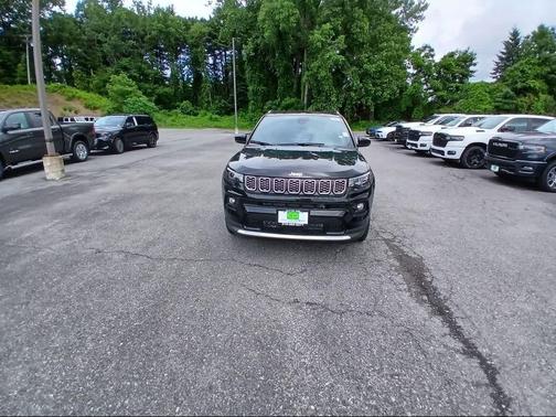 Diamond Black Crystal Pearl-Coat Exterior Paint 2026 Jeep Compass Limited