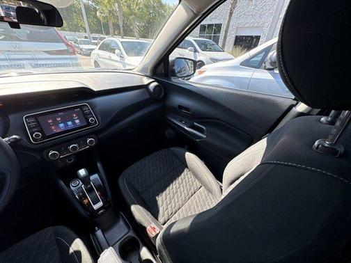 Super Black 2021 Nissan Kicks S