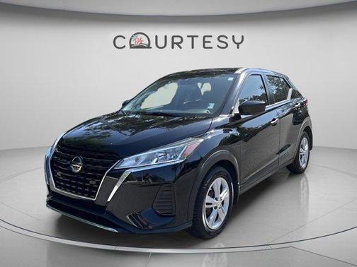 Super Black 2021 Nissan Kicks S